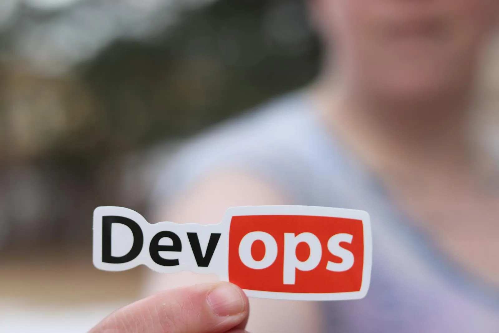 Sichere Softwareentwicklung mit WareTec IT Solutions: DevSecOps Consulting, CI-/CD-Pipelines, Infrastructure as Code.