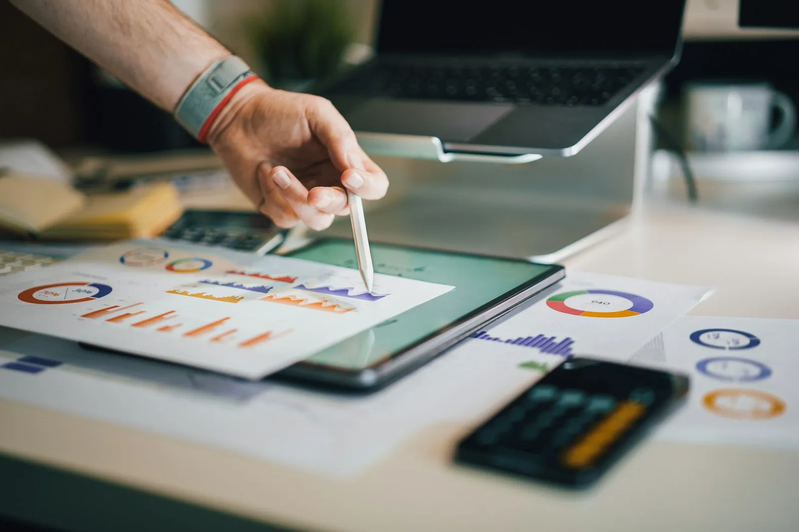 Mehr Abschlüsse. Schnellere Bearbeitung. Klarer Überblick - mit Dynamics 365 CRM von WareTec IT Solutions GmbH.